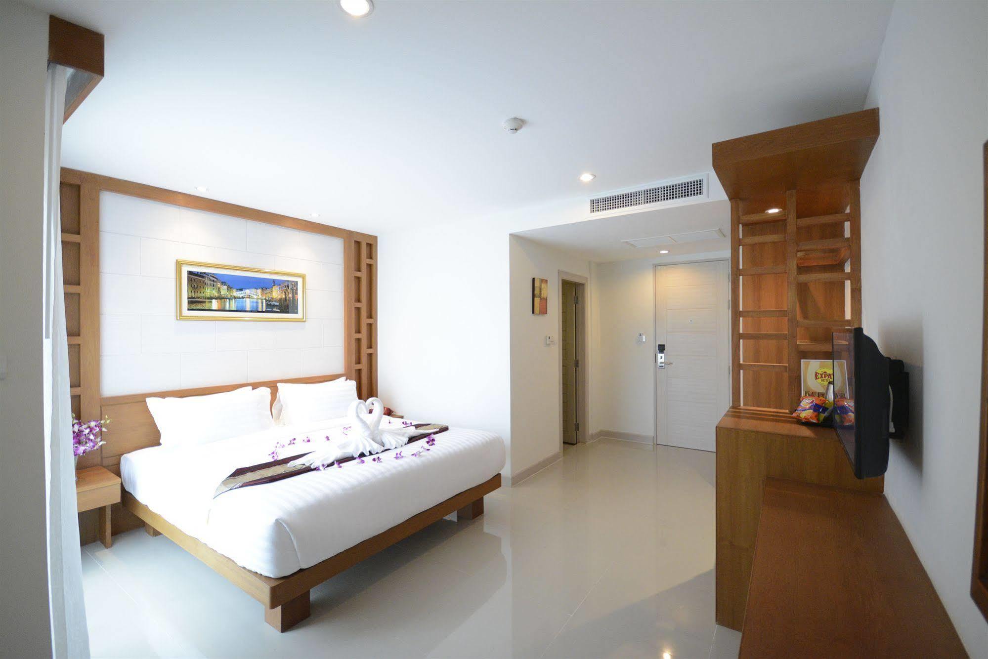 The Patong Center Hotel Exterior foto